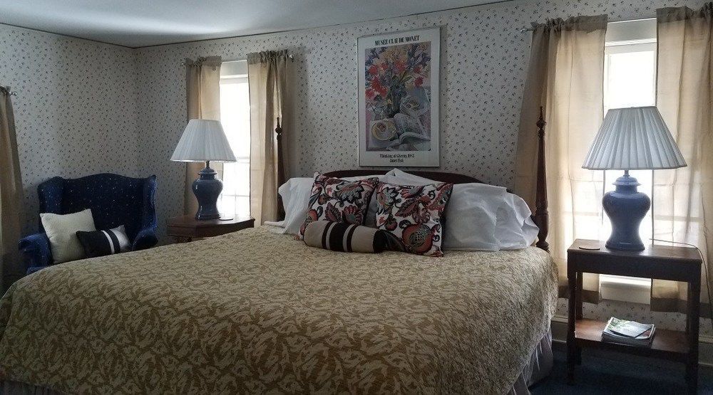 Windflower Inn Грейт-Баррингтон Экстерьер фото
