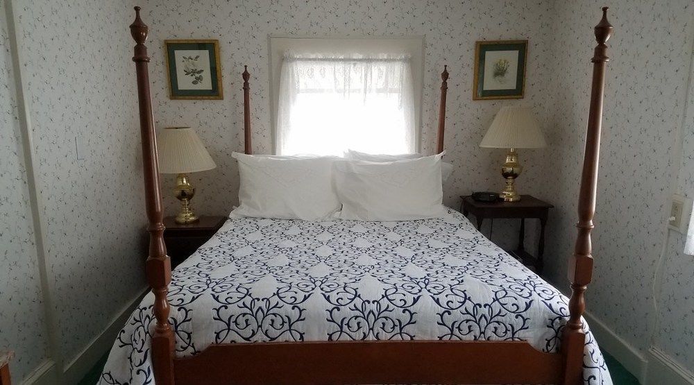 Windflower Inn Грейт-Баррингтон Экстерьер фото