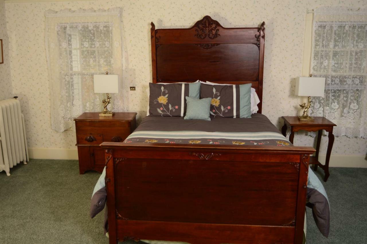 Windflower Inn Грейт-Баррингтон Экстерьер фото